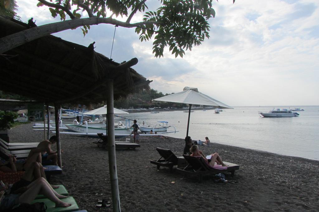 Warung Jemeluk & Home Stay Αμέντ Δωμάτιο φωτογραφία